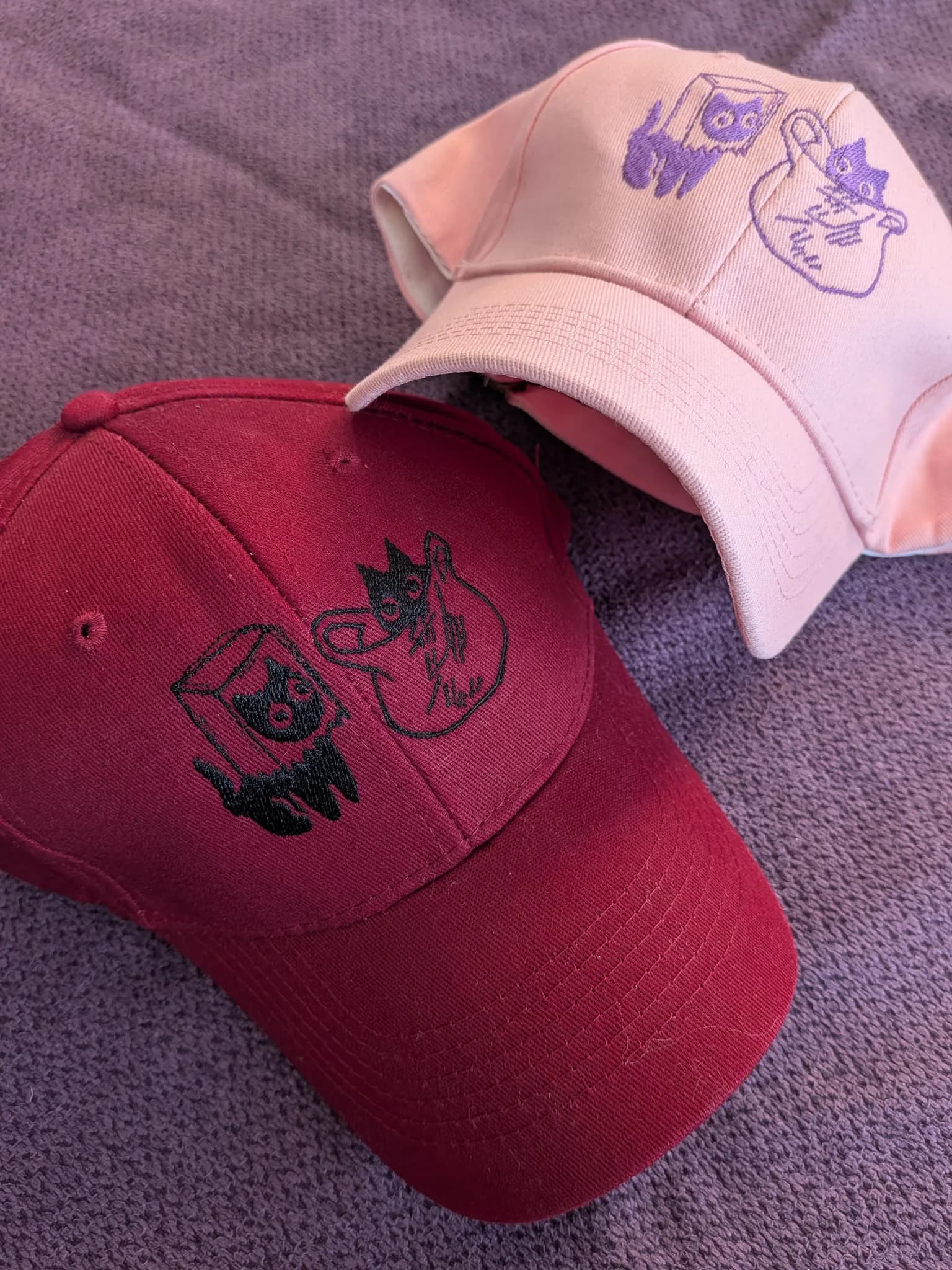 Caps